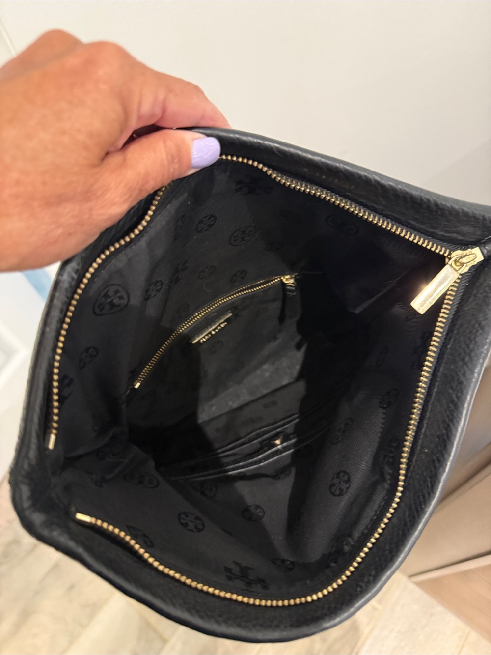 Tory Burch Black Pebbled Leather Fold-Over Crossbody with Gold-Tone Chain Strap - Picture 4 of 5